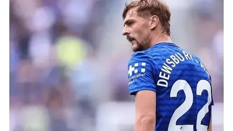 “初试第一女生毅然放弃，心甘情愿让出考研机会”